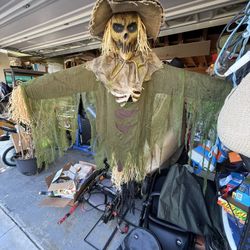 7 Ft Animatronic Swamp Scarecrow “Watch out! This animatronic’s arms spring forward with a fright-inducing jump scare action.”