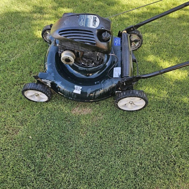 Small Engine Repair (Lawnmower, Trimmers, Generator)