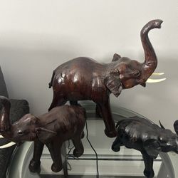 Giraffes and Elephants Decor