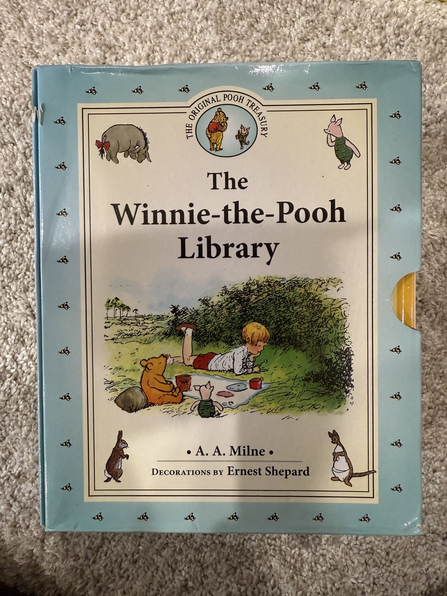 The Winnie the Pooh Library (12 Books Set) very good Condition
