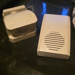 Wireless Motion- Activated Chime: 6 1/4 in Overall Ht