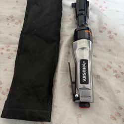 Husky 1/2in Pneumatic Air Ratchet Wrench