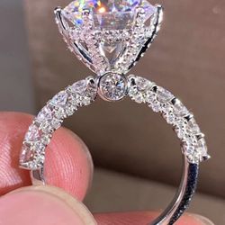 14K White Gold Women Wedding/Engagement Ring 5 Carat Round Crown Moissanite