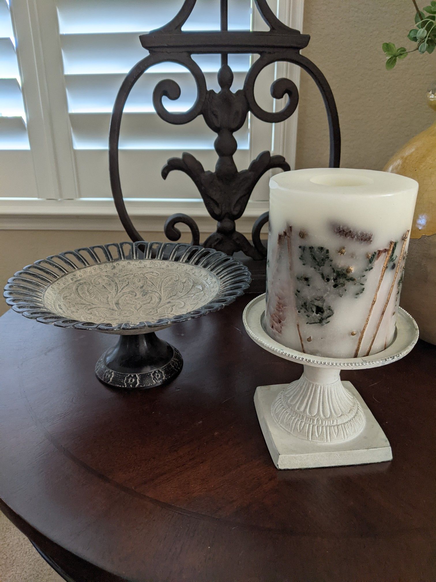 Candle holders, potpourri bowl
