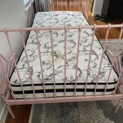 twin mattress and bed frame