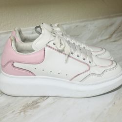 Alexander McQueen Oversized Low-Top women’s sneaker