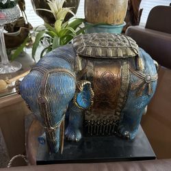 Elephant Collectors Statue