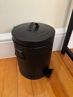 Trash can