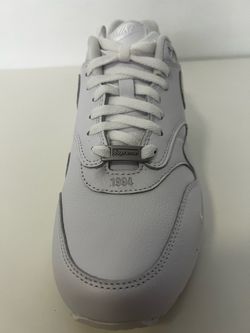 Supreme Triple White Nike Air Max 1 ‘87