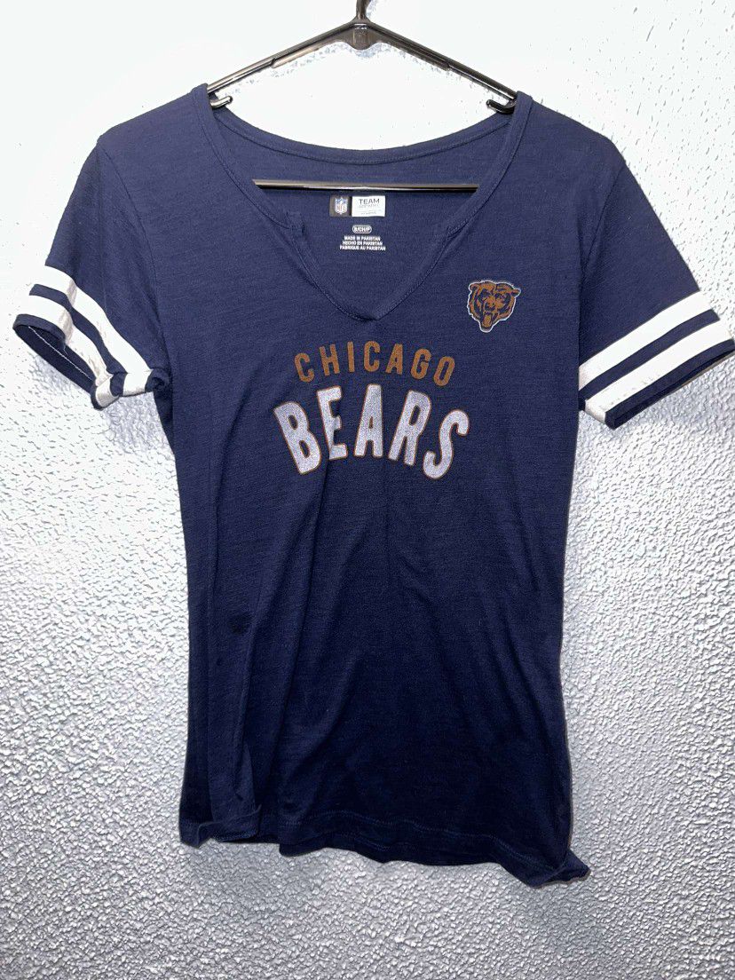 Chicago Bears women's shirt.