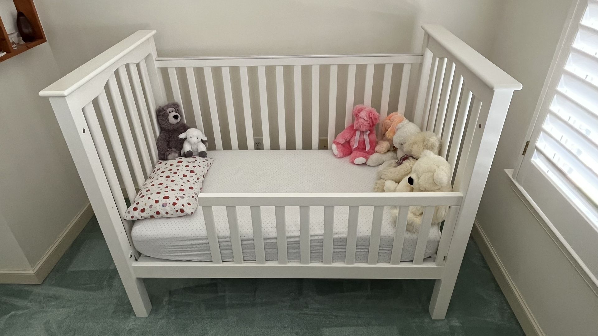 Pottery Barn Kids – Kendall Convertible Crib