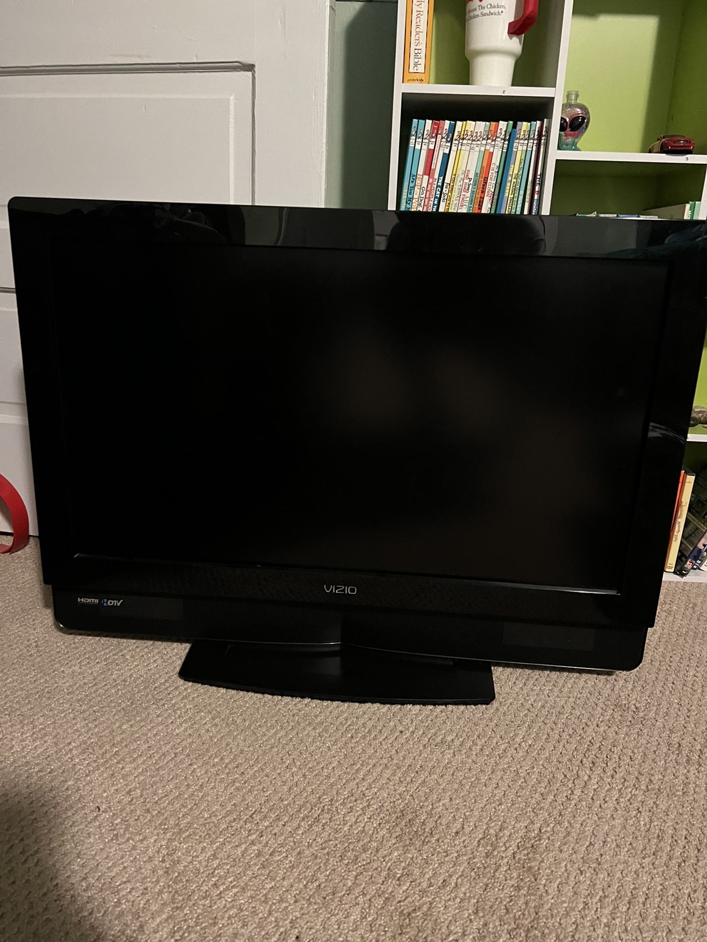 32” Vizio Flat Screes HD