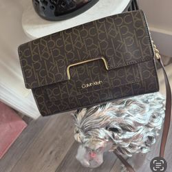 Pretty Hand Bag ! From Calvin Klein ( Open Box) Never Used ( Ask For Price) 