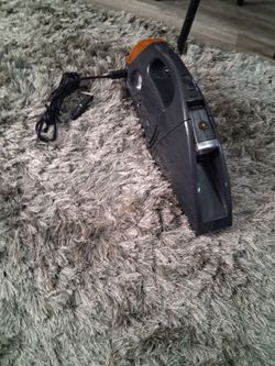 Car vacuum with air pump