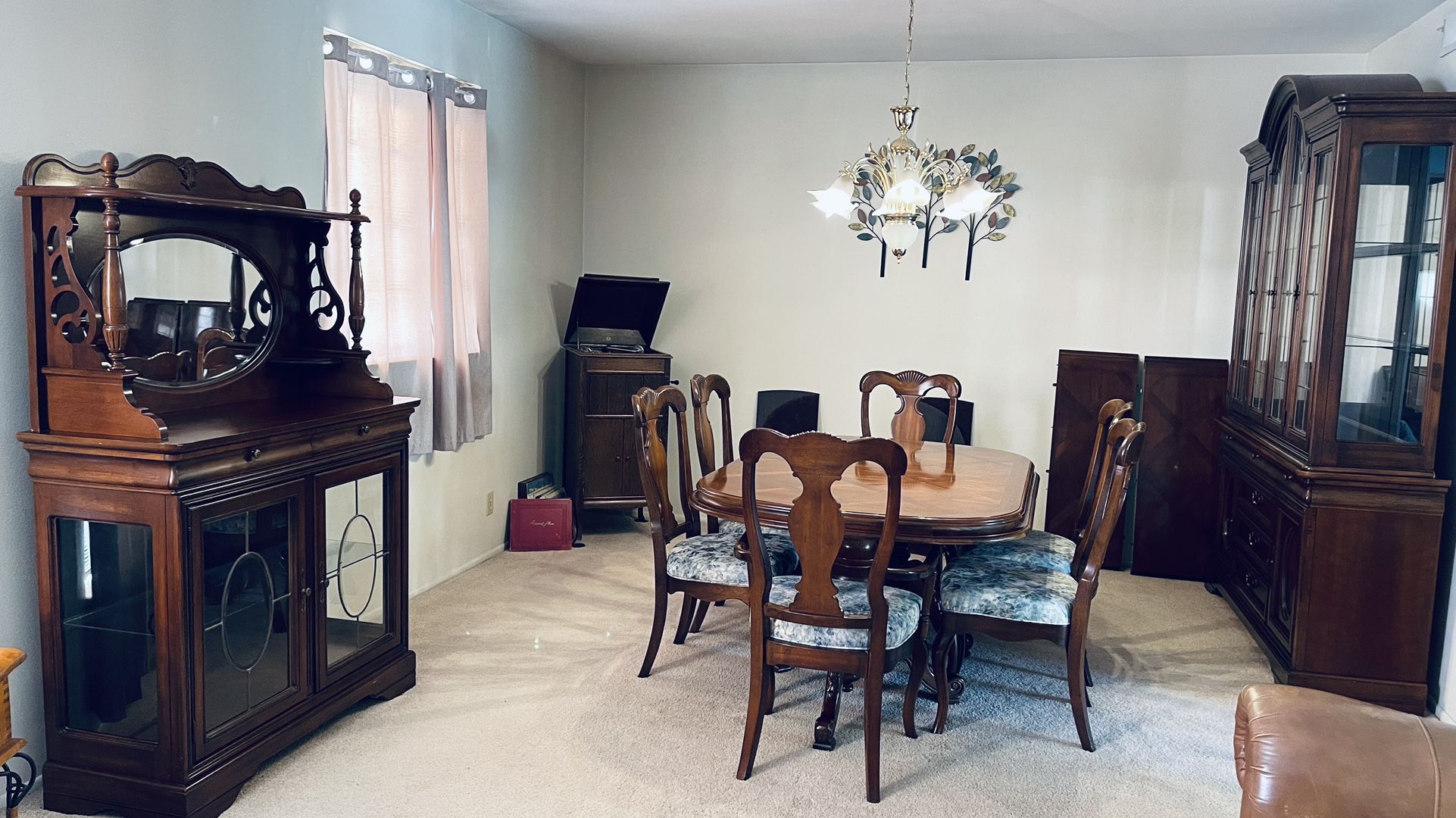 Lexington 9 Piece Dining Set