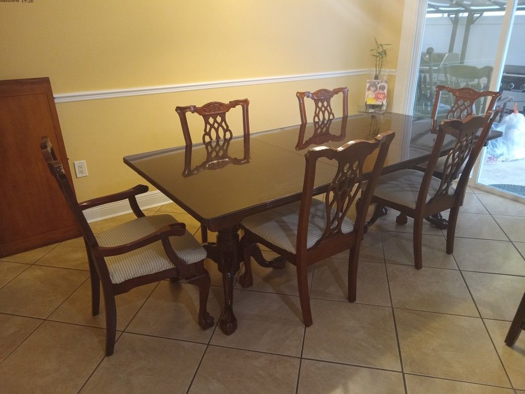 Wood Lacquer Dining Table With 6 Chairs 