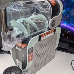 Ninja Slushi FS305 96oz With Cover & Books