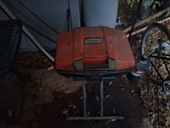 Red Coleman Propane Grill 