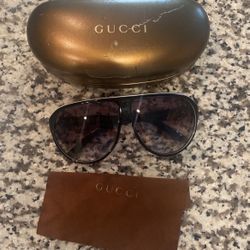 Gucci sunglasses With Case