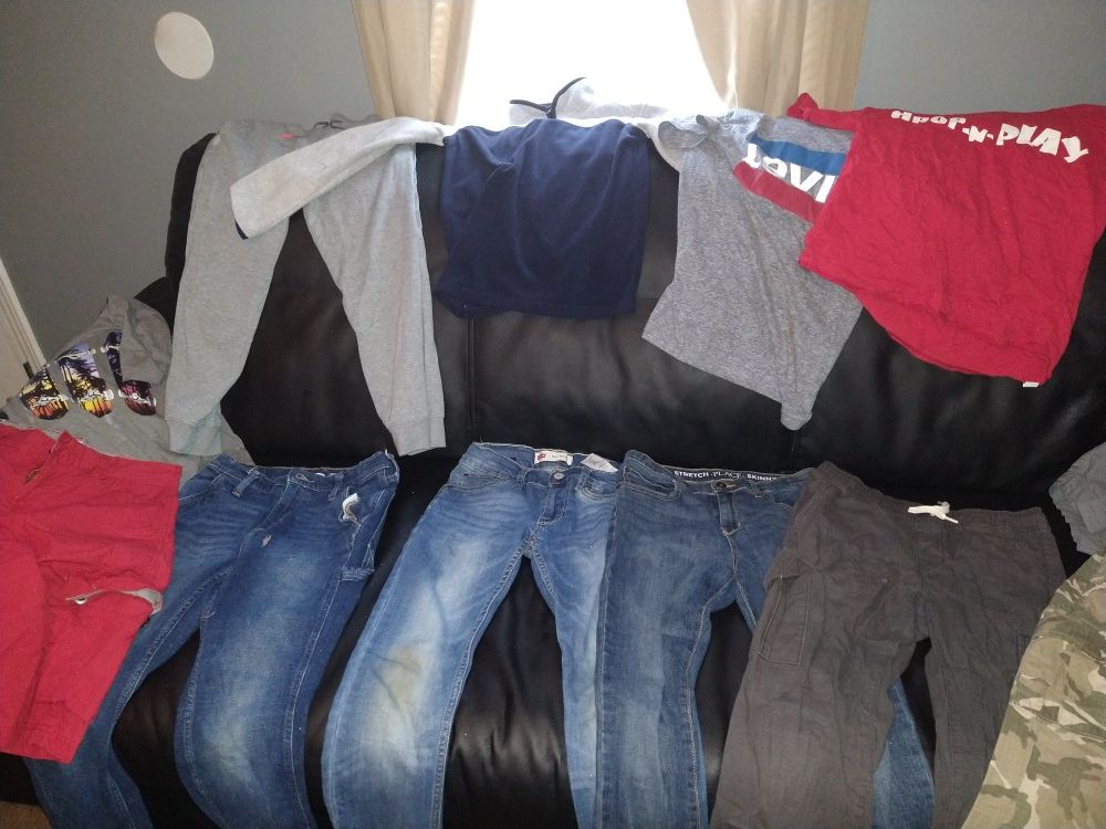 Boys clothes name brand Levi's size 10 through 14 old Navy mostly new only worn few times