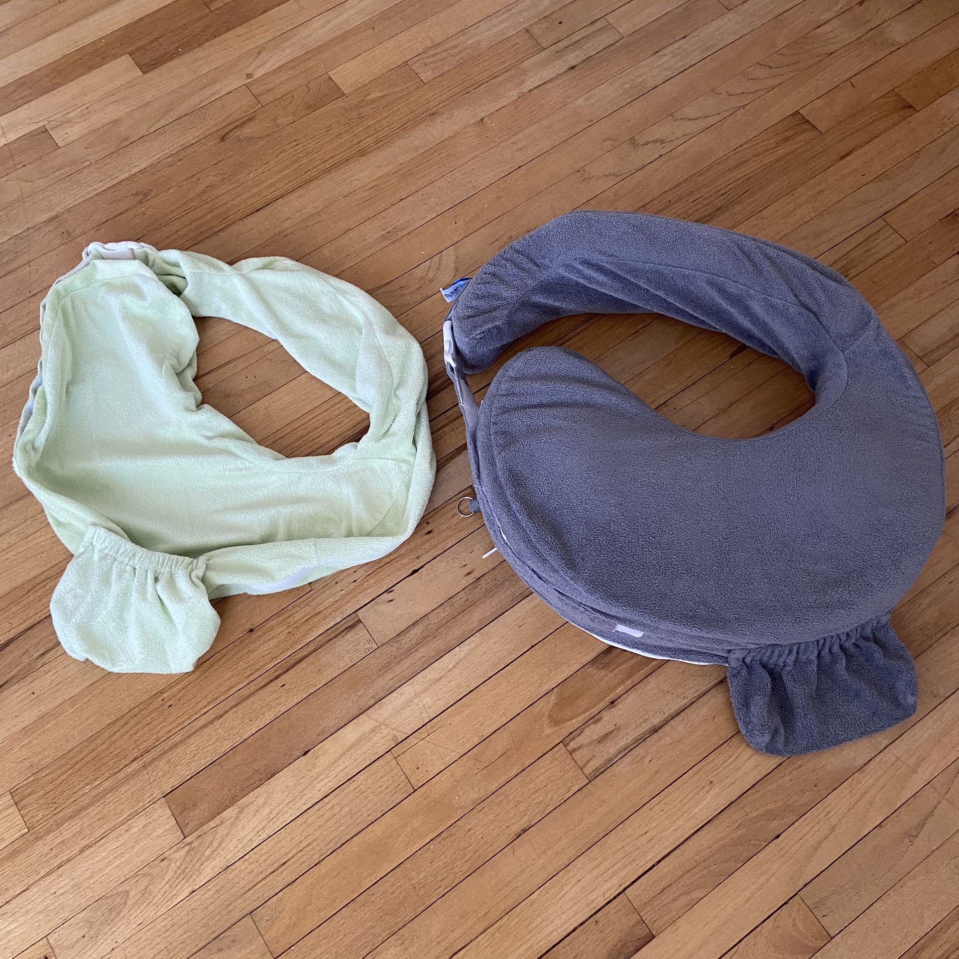 My Breast Friend Deluxe Breastfeeding Pillow (plus Additional Cover)