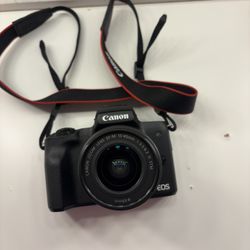 Canon EOS M50