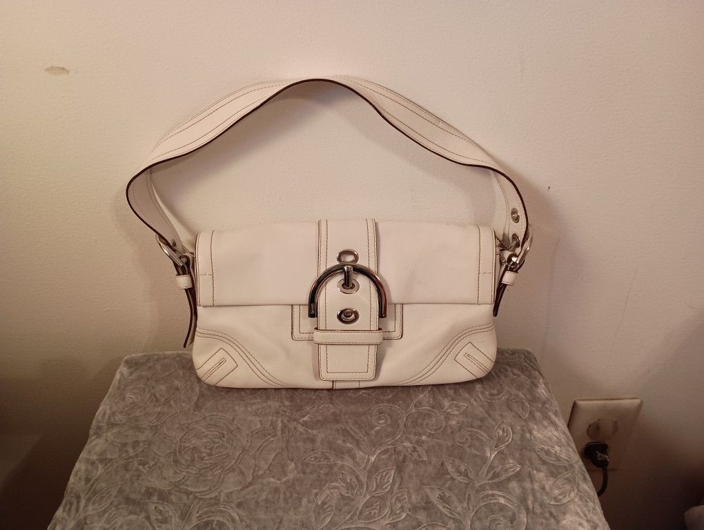 EUC Classic, White Leather Buckle Design Coach Shoulder Satchel Purse & Dust Bag
