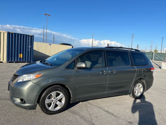 2013 Toyota Sienna LE