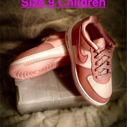 Size 9 Childrens Nikes