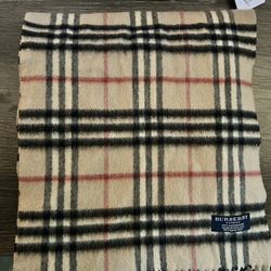 Burberry wool scarf