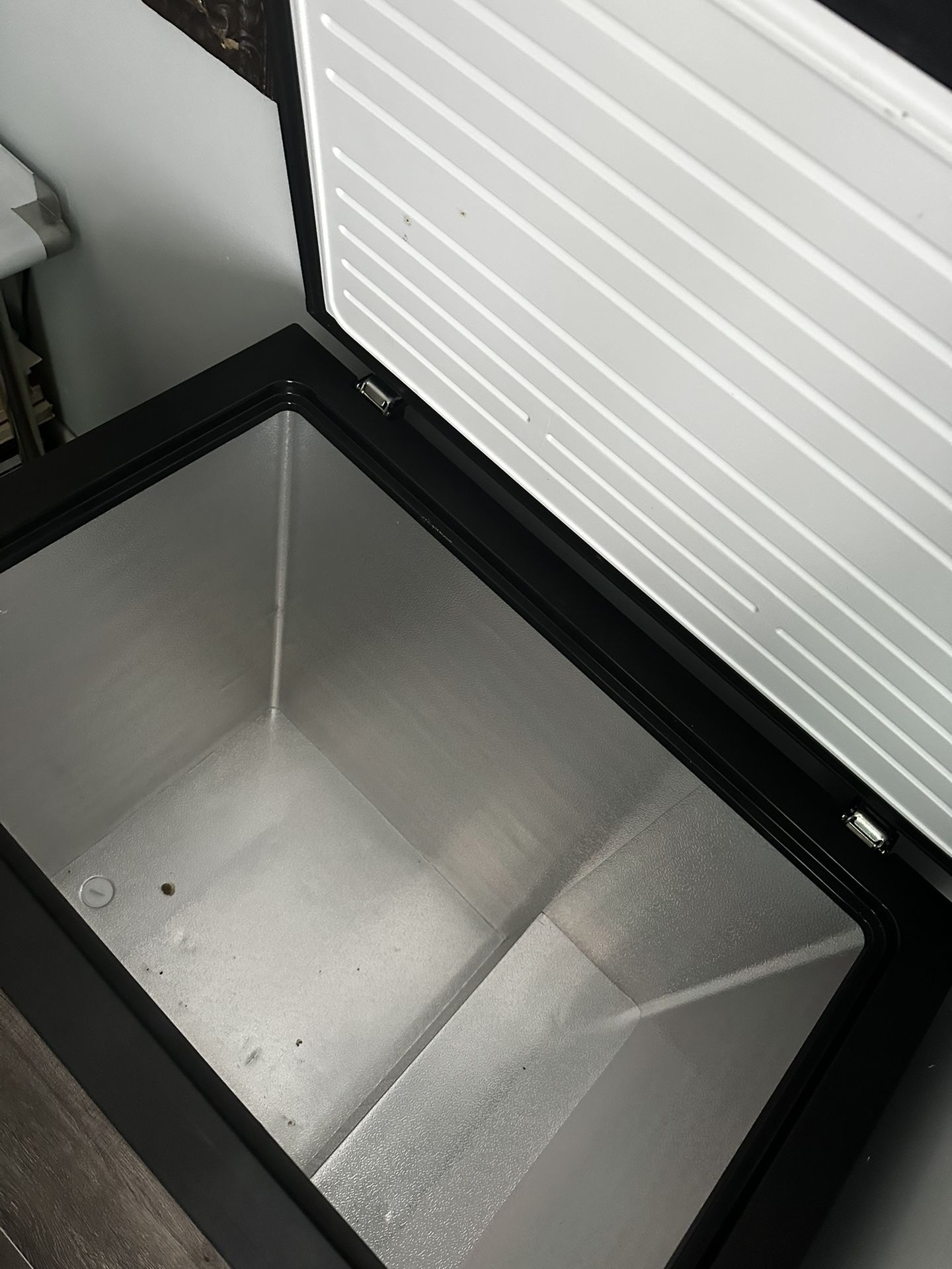 7 Cu Ft Deep Freezer
