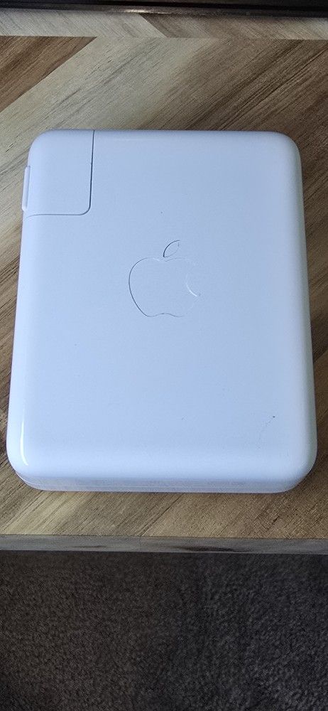 ⚡ Apple 140W USB-C Power Adapter – Model A2452 (USED, Excellent Condition)