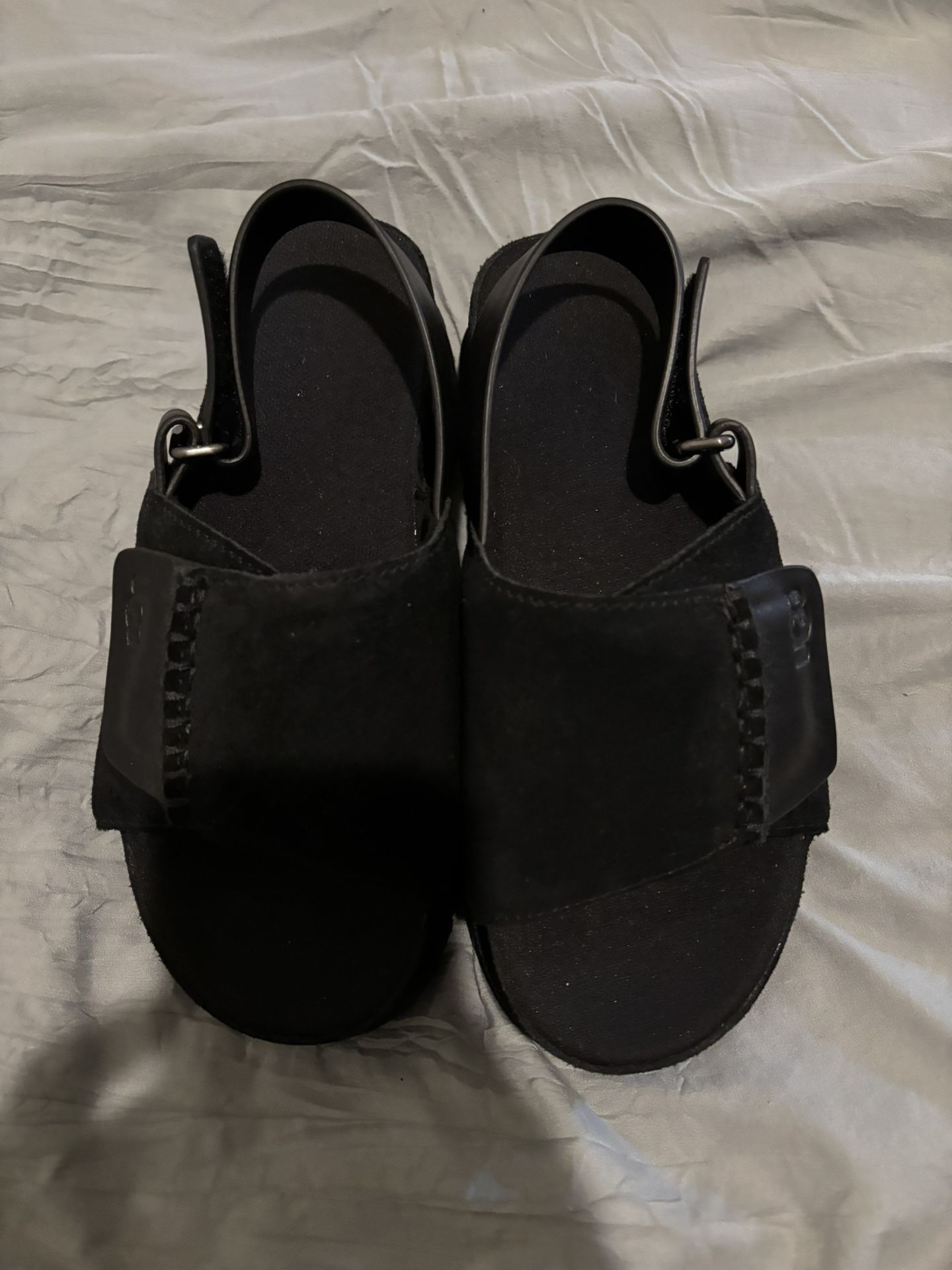 Ugg Sandals (6.5)