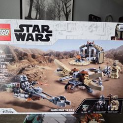 Mandalorian Lego Set. Unopened. 
