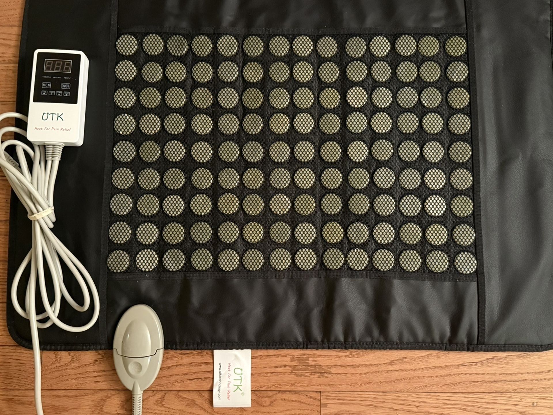 UTK Infrared Heating Pad w 126 Natural Jade Stone, Smart Remote