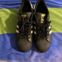 Men’s Shell Toe Adidas 