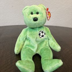 TY Beanie Babies Kicks The Green Soccer Beanie Baby Bear New with tags 1999