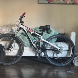 Specialized Hardrock mountain bike