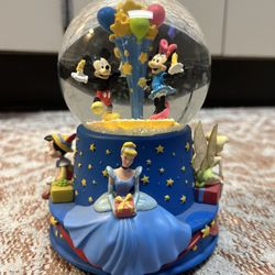 Hallmark Disney Walt’s 100th Birthday Musical Snow Globe