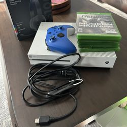Xbox One S + Headset + Games
