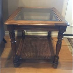 Vintage Mid-Century Accent Table / End Table Wood Woven Wicker Rattan - EUC