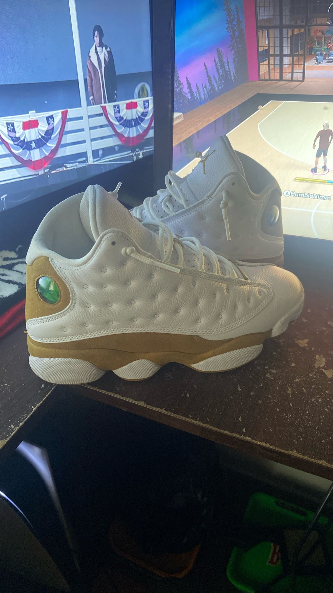 Jordan 13 Size 7/5