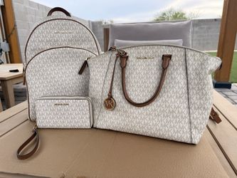 Michael Kors Signature Set