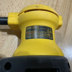 DEWALT DW421 Orbital 5” Sander