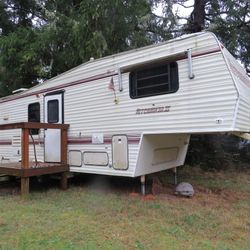 1994 Fifth Wheel 28' NUCO Hitchhiker