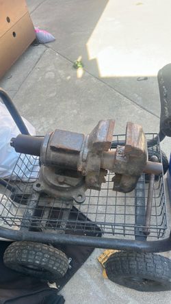 Heavy duty Vise
