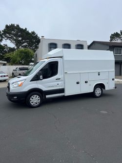 1 owner low miles 2021 cutaway Ford Transit 350 clean title in hand
