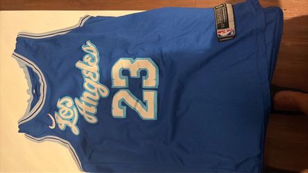Nike LeBron James classic edition size medium