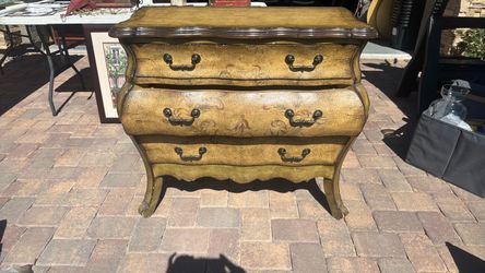Antique 3 drawer dresser