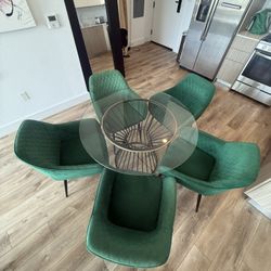 🔥 URGENT SALE – DINING SET MUST GO TODAY 🔥 Modern Glass Dining Table + 4 Green Velvet Chairs